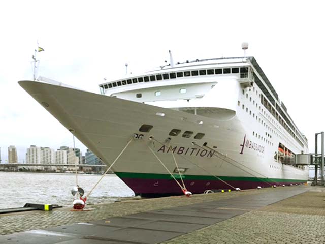 ms Ambition tijdens Maiden Call Rotterdam